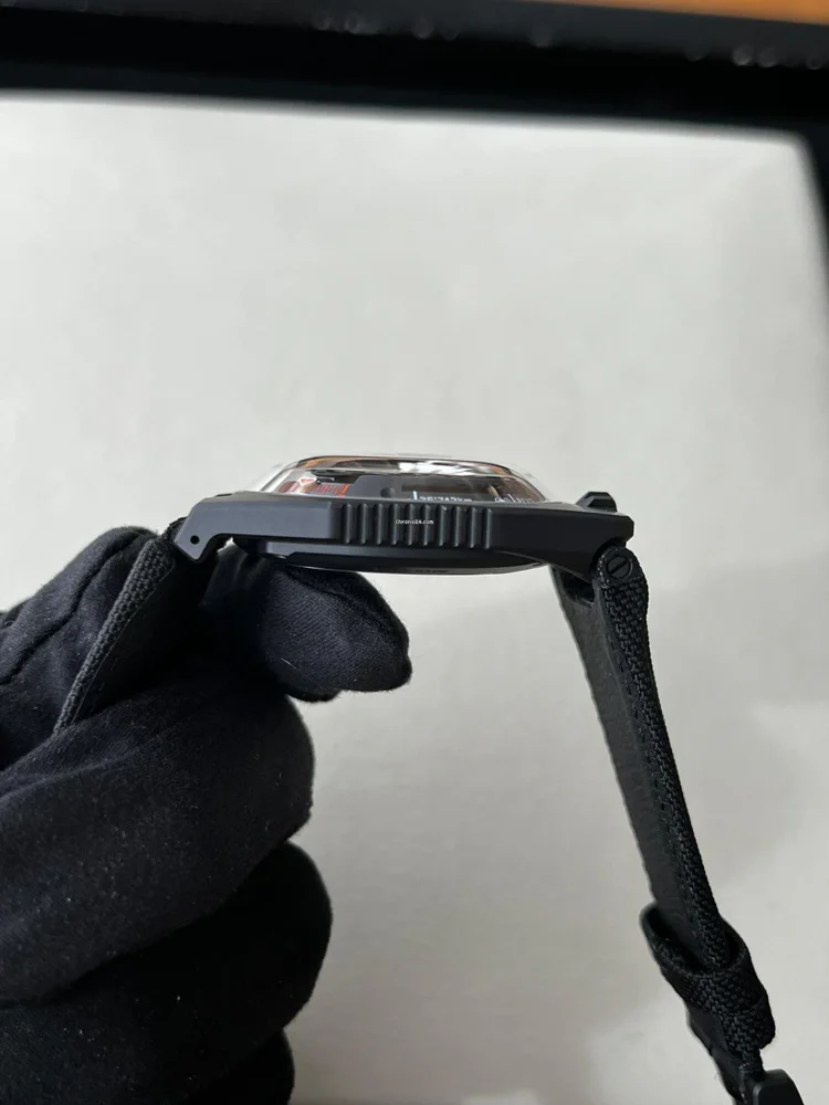 Urwerk UR-Satellite UR-100 LE